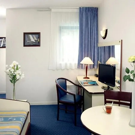 Zenitude Hotel-residences Bordeaux Aeroport Апарт-отель 3*